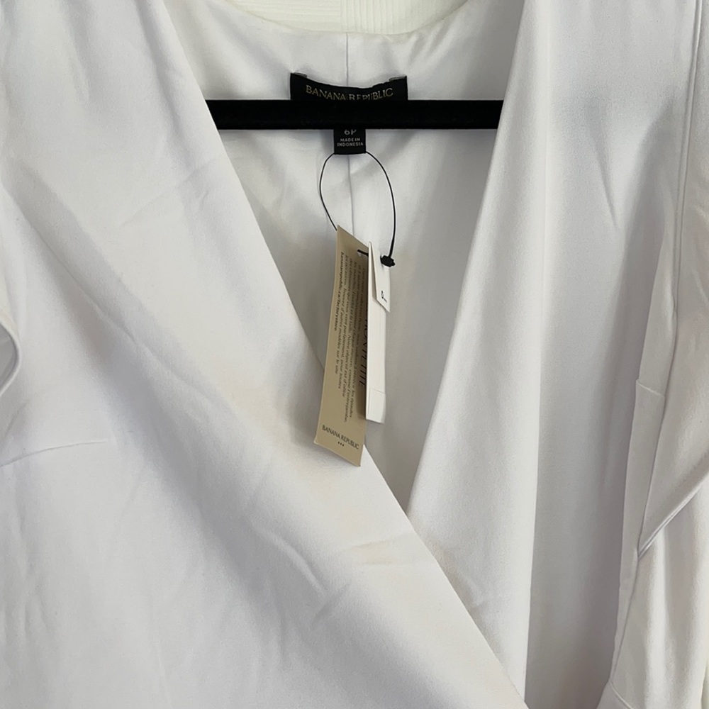 Banana Republic. White wrap short dress brand new w/tags